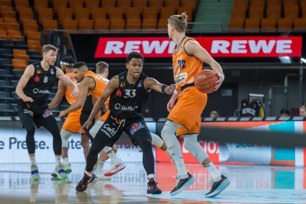 赛中屡次上 赛中屡次上