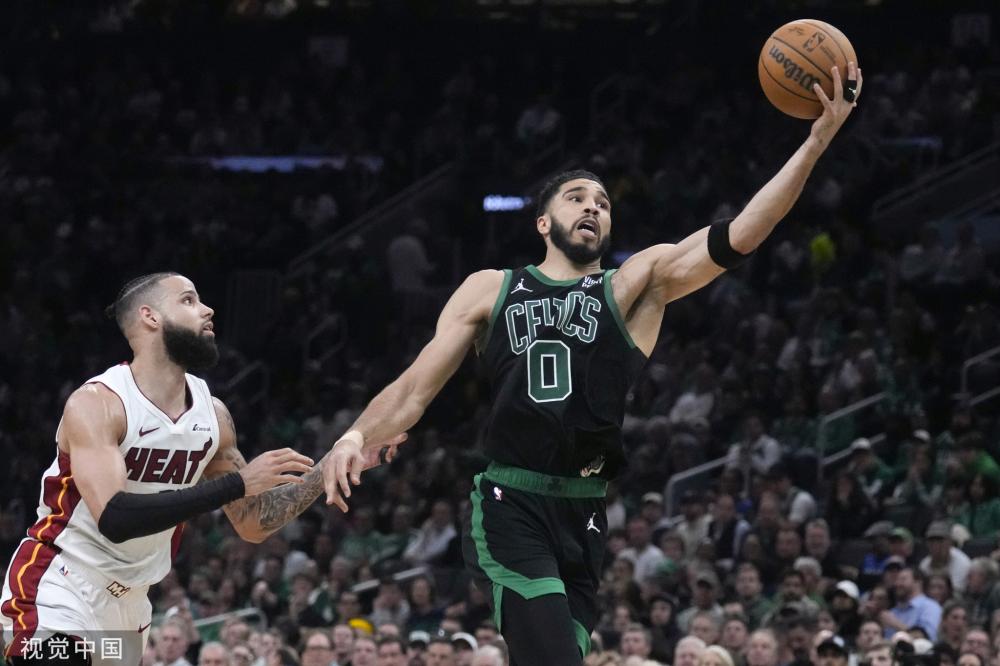 约并继续为 约并继续为